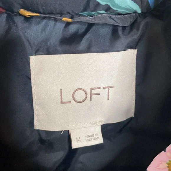 Loft Women's Blue & Pink Floral Print Sleeveless Puffer Vest Casual size Medium - Picture 7 of 9